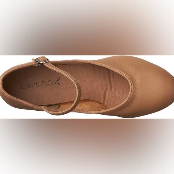 Capezio 459 Jr. Footlight Suede Sole Caramel Tan Character Dance Shoes Girl's 4M - Picture 2 of 7